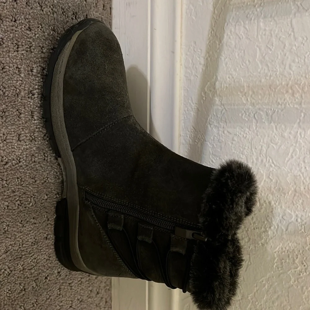 Boots - Picture 8 of 8